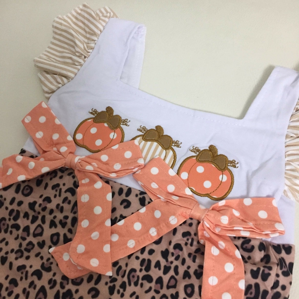 Thanksgiving cute pumpkin 🎃 embroidery romper - Picture 7 of 8